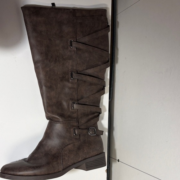 Brown Knee-High Women's Boots - Picture 5 of 6